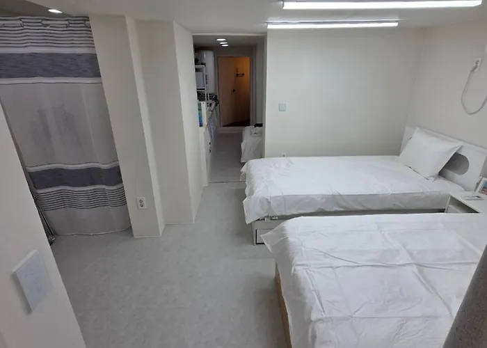 Shin-nonhyeon Hideout 3*